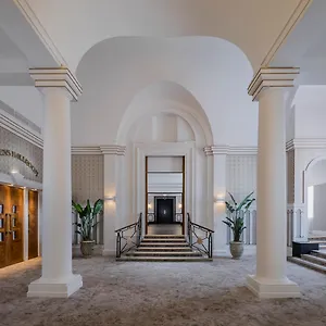 The Queens Otel